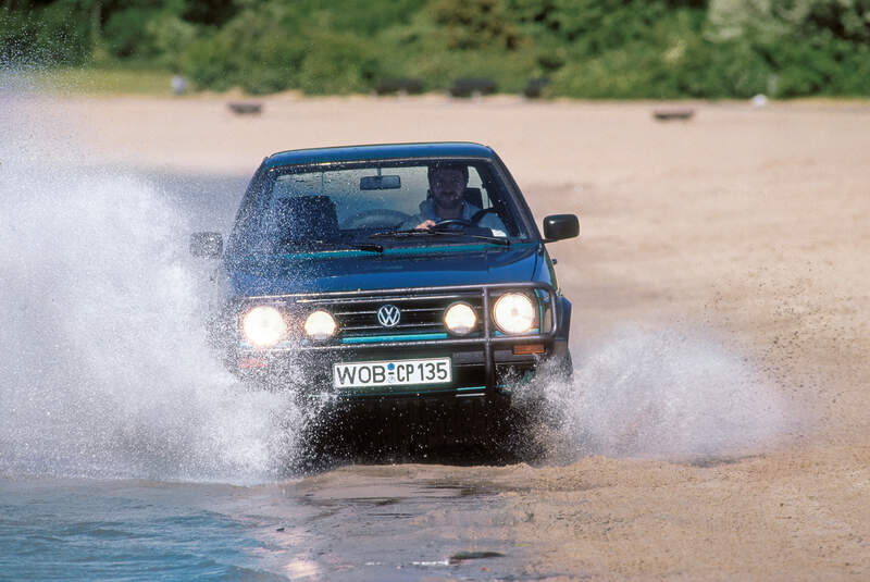 VW Golf Country, Frontansicht, Wasserdurchfahrt