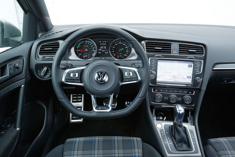 VW Golf GTE, Cockpit