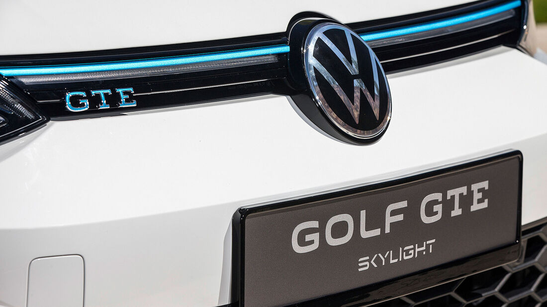 VW Golf GTE Skylight