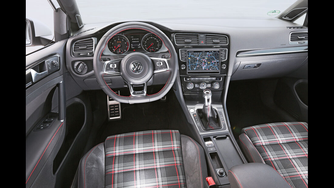 VW Golf GTI Performance, Cockpit