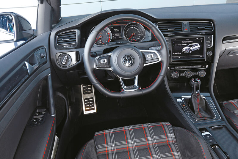 VW Golf GTI Performance, Cockpit, Lenkrad