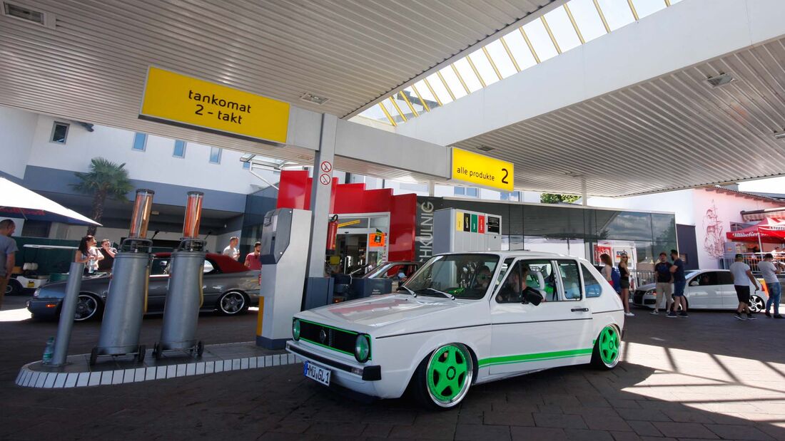 VW Golf GTI Tankstelle