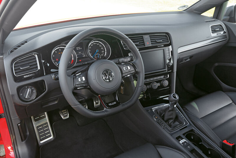 VW Golf R, Cockpit