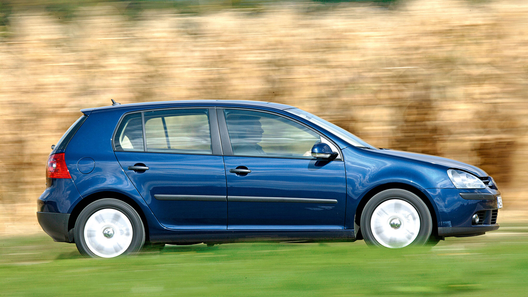 Premiere: VW Golf V: Die neue Dimension einer Freude an der Vernunft -  Motor - FAZ
