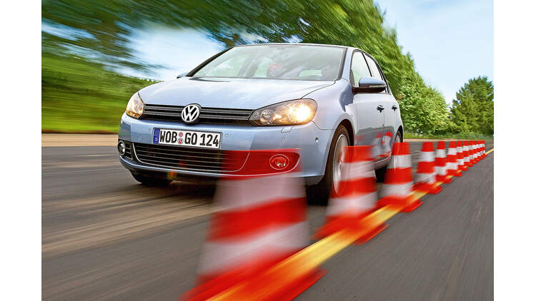 Im Test Von 08 Muss Der Golf Vi Beweisen Ob Er Weiter Spitze Ist Auto Motor Und Sport