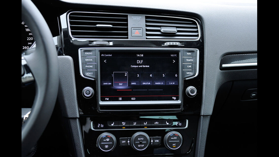 VW Golf VII, Innenraum, Infotainmentsystem, Radio