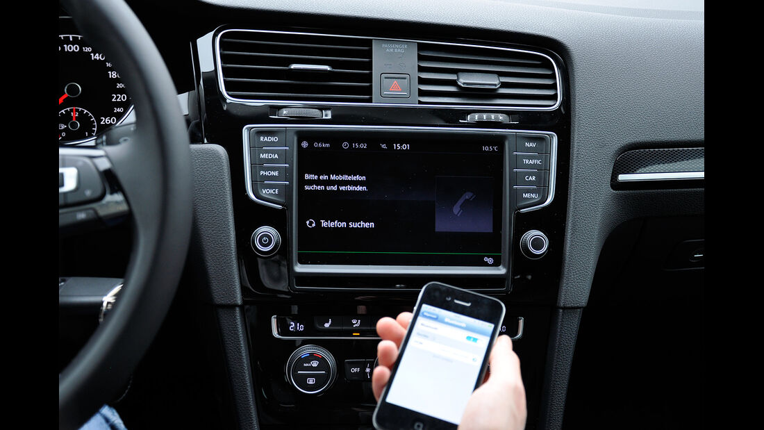 VW Golf VII, Innenraum, Infotainmentsystem, Telefon, Bluetooth