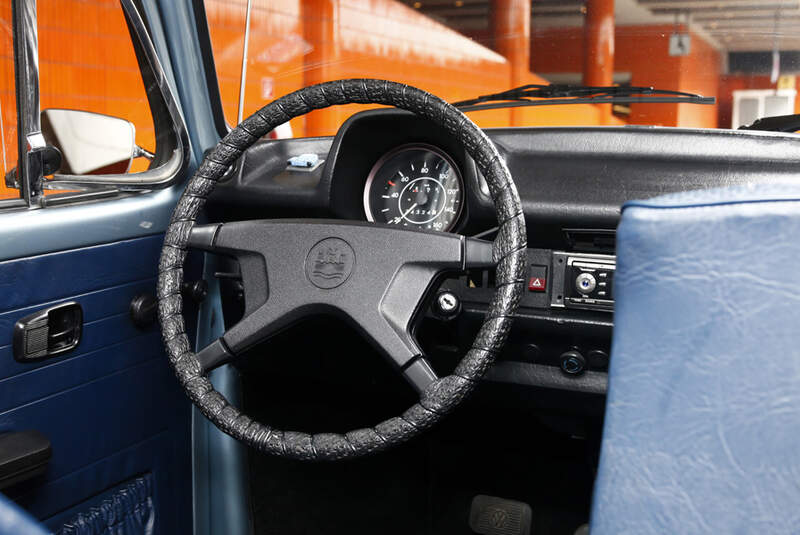 VW Käfer 1303 Automatic, Baujahr 1973 Cockpit