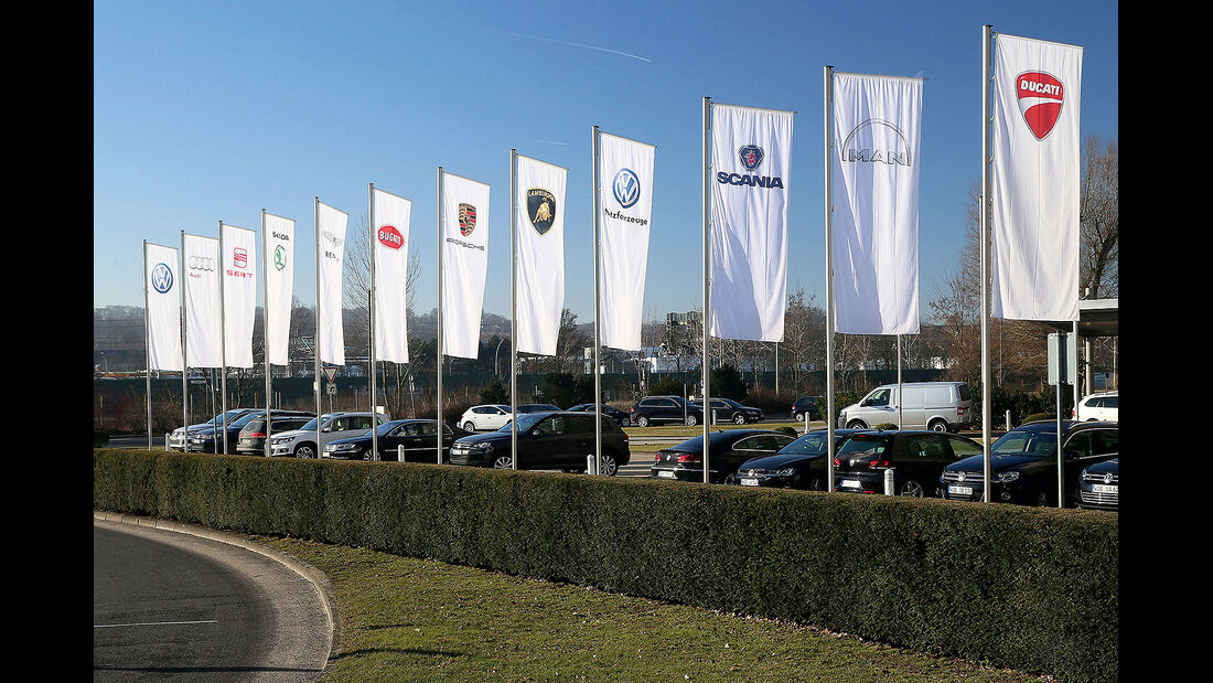 VW-Konzern Flaggen Konzernmarken