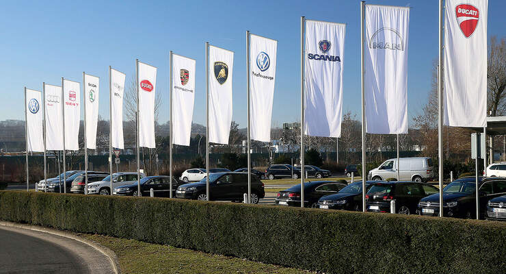 VW-Konzern Flaggen Konzernmarken
