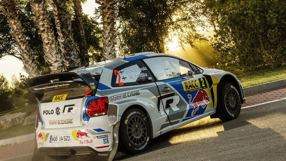 Auftakt Rallye Spanien Driftshow vorm Springbrunnen AUTO MOTOR UND SPORT