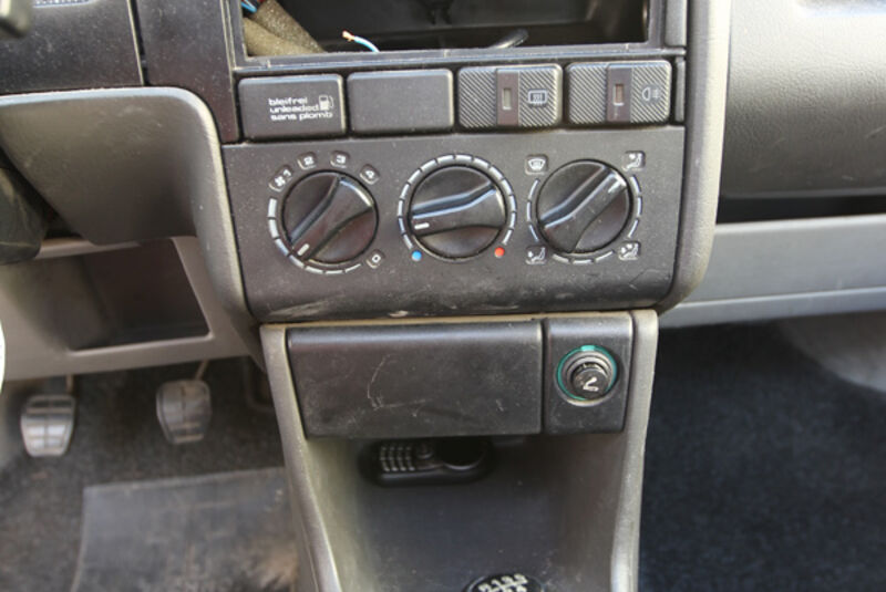VW Passat 1.8 GL, Mittelkonsole