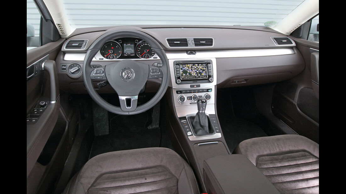 VW Passat 2.0 TDI BMT, Cockpit, Lenkrad