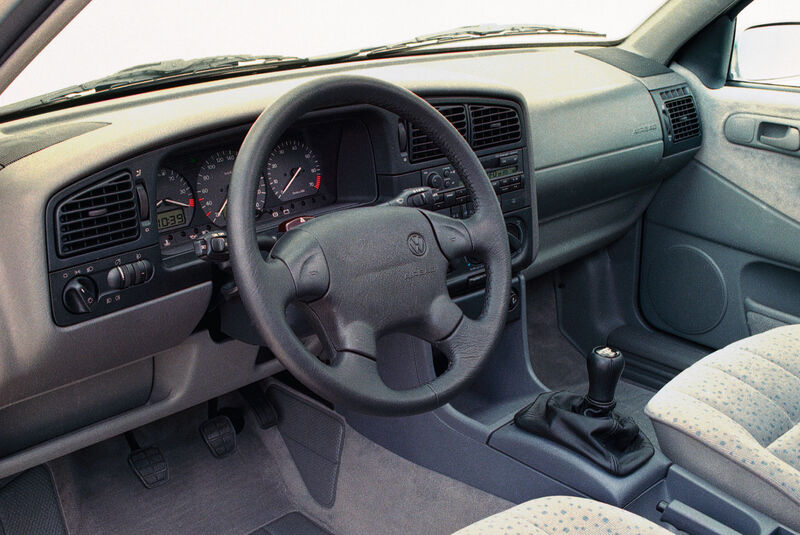 VW Passat B4 Cockpit (1993-1997)