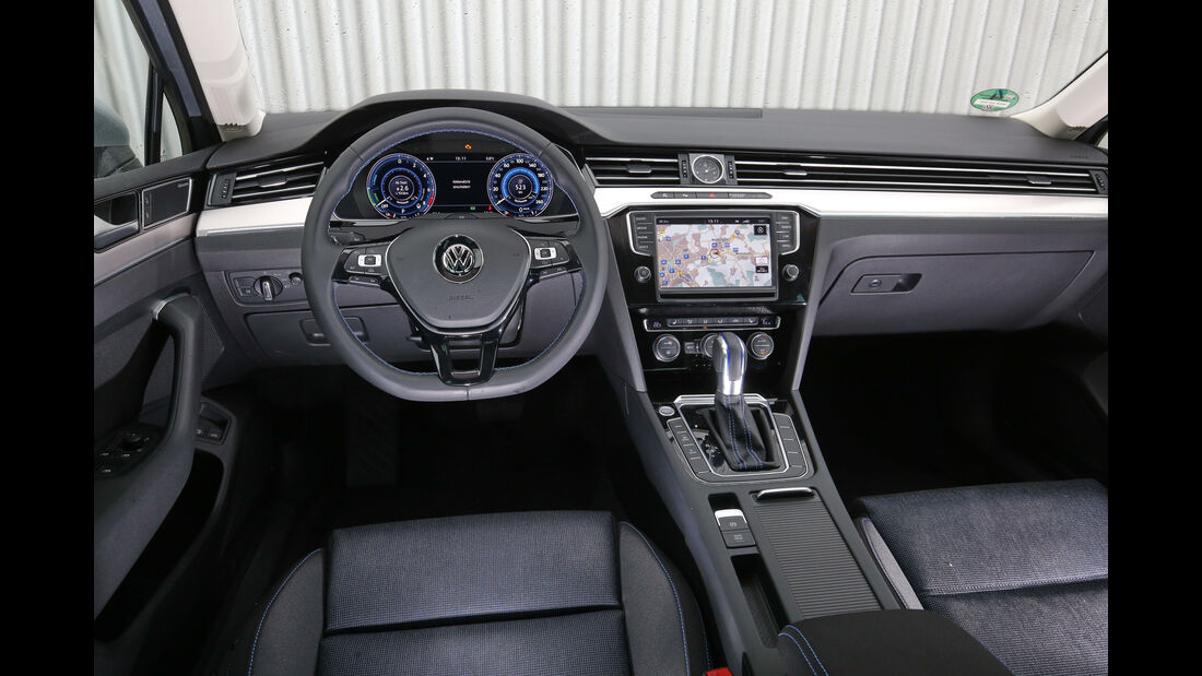 VW Passat GTE, Cockpit