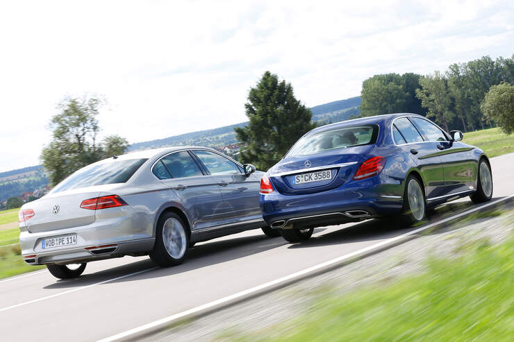 Vw Passat Gte Vs Mercedes C 350 E Plug In Limousinen Im Vergleich Auto Motor Und Sport