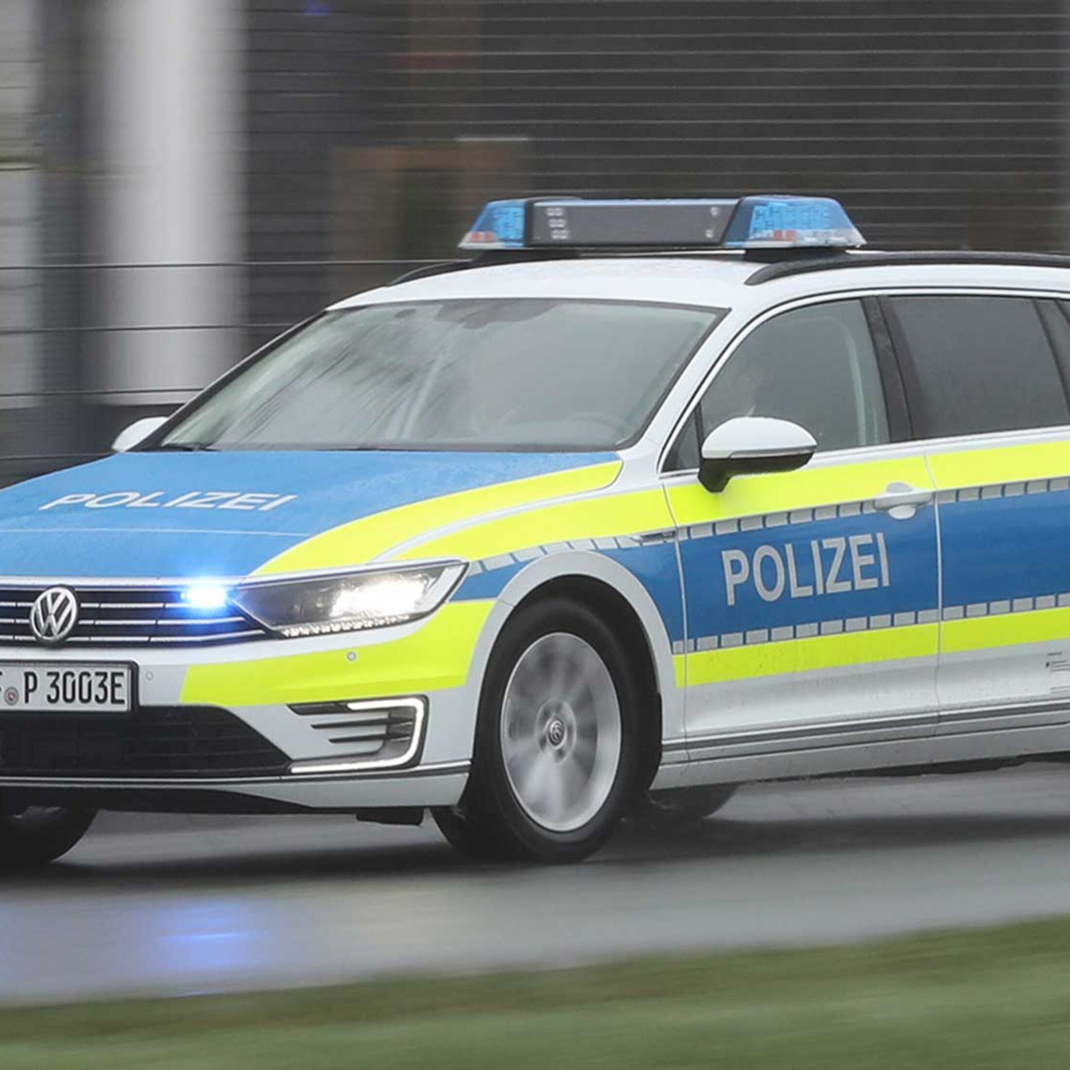 https://imgr1.auto-motor-und-sport.de/VW-Passat-GTE-Polizei-jsonLd1x1-43413825-1687496.jpg