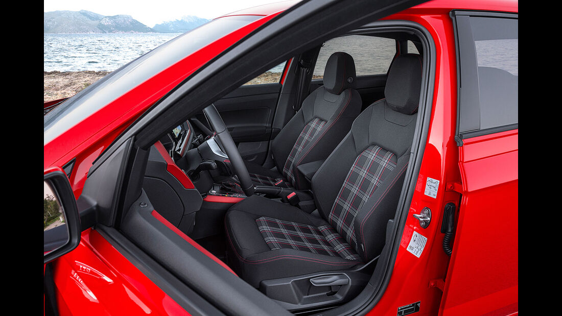 VW Polo VI GTI (2018) AW 2G rot Interieur