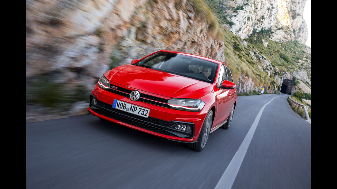 VW Polo VI GTI (2018) Fahrbericht AW 2G rot Fahraufnahme