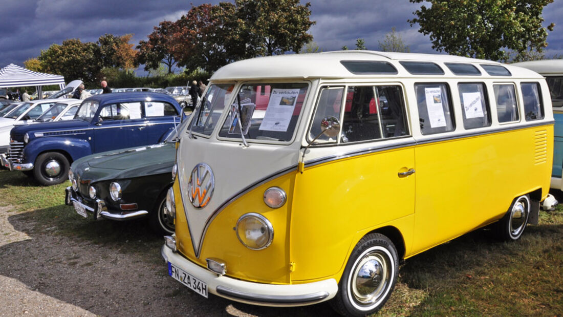 VW Samba Bus auf der Veterama Mannheim 2011 - Marktplatz