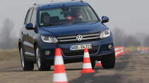 VW Tiguan 2.0 TDI BMT, Frontansicht, Slalom
