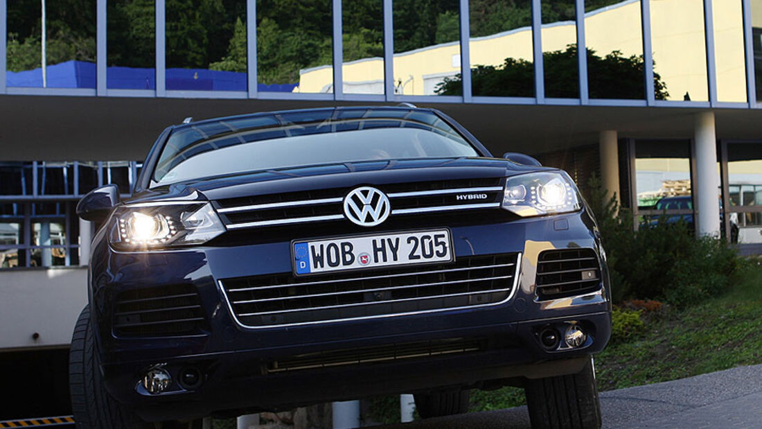 VW Touareg Hybrid Front
