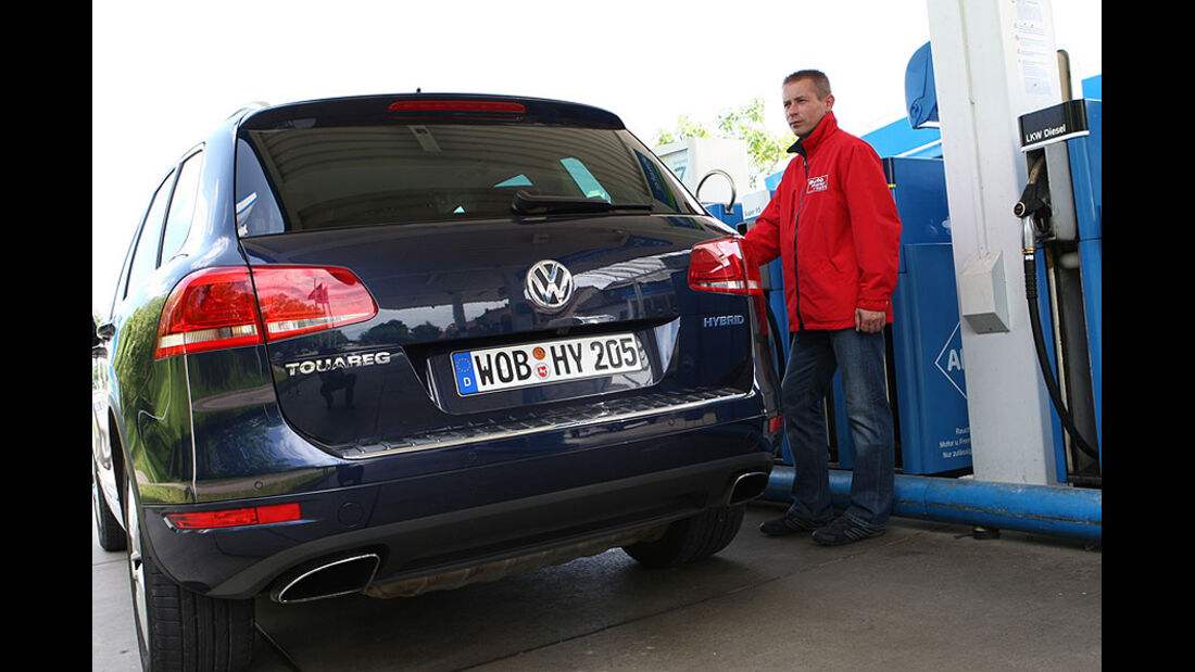 VW Touareg Hybrid Tankstelle