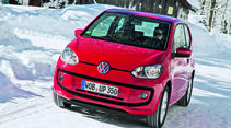 VW up im Schnee