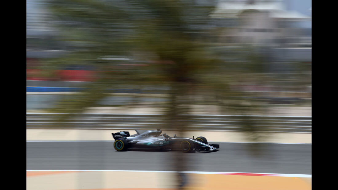 Valtteri Bottas - Mercedes - Formel 1 - Testfahrten - Bahrain - Mittwoch - 19.4.2017