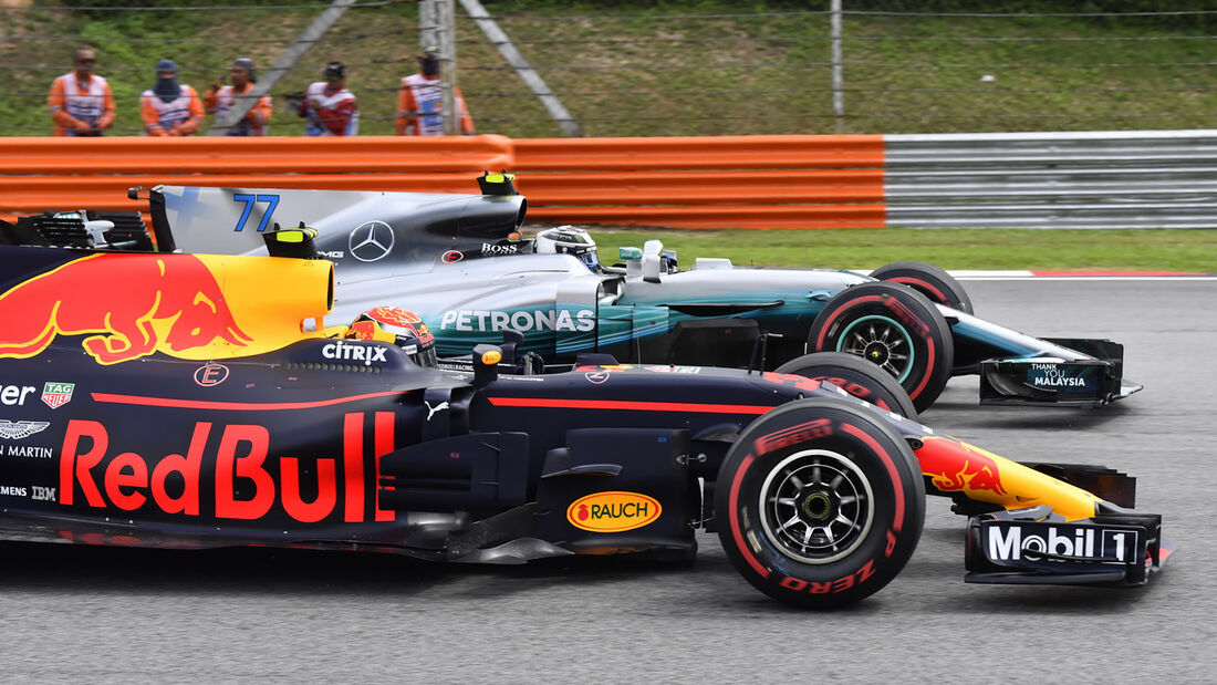 Valtteri Bottas vs. Daniel Ricciardo - GP Malaysia 2017