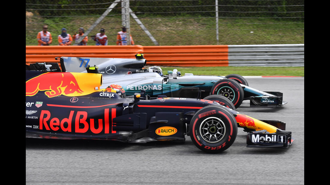 Valtteri Bottas vs. Daniel Ricciardo - GP Malaysia 2017