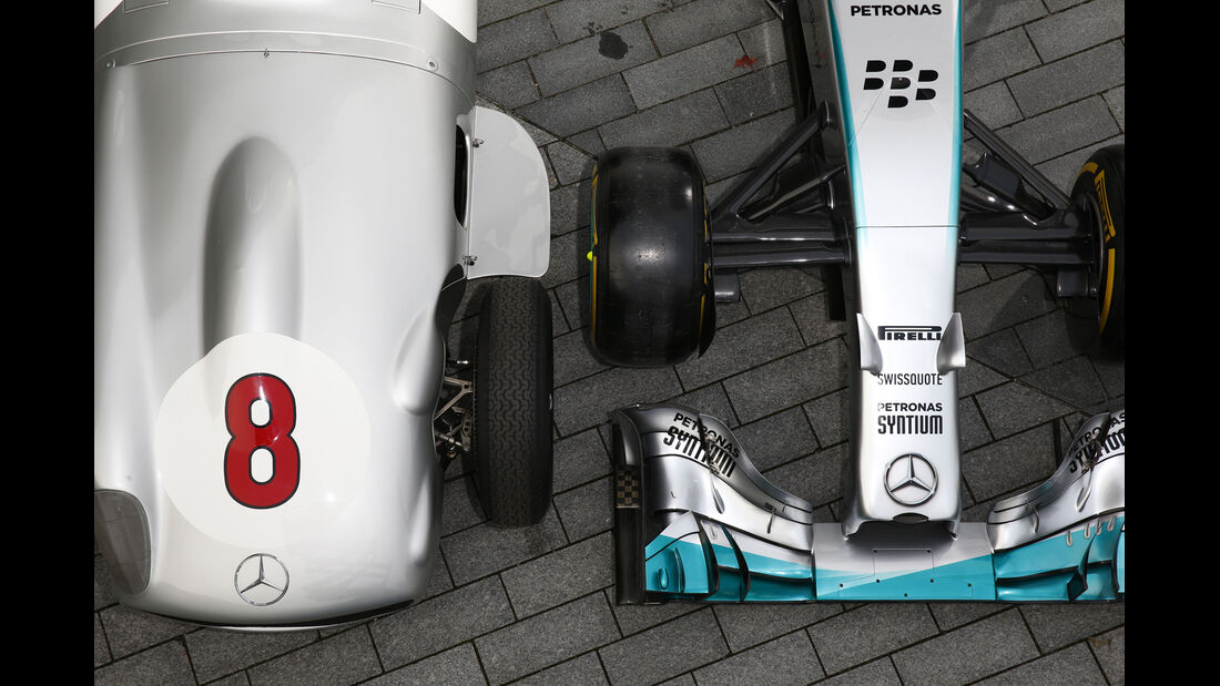 Vergleich: Mercedes W196 vs. AMG W05 - 2015