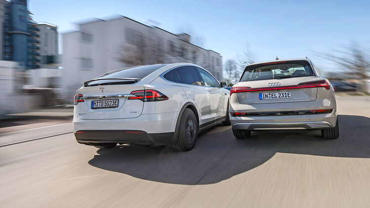 Audi E Tron Und Tesla Model X Im Test Auto Motor Und Sport