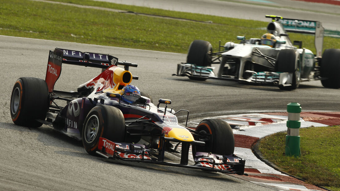 Vettel Hamilton GP Malaysia 2013