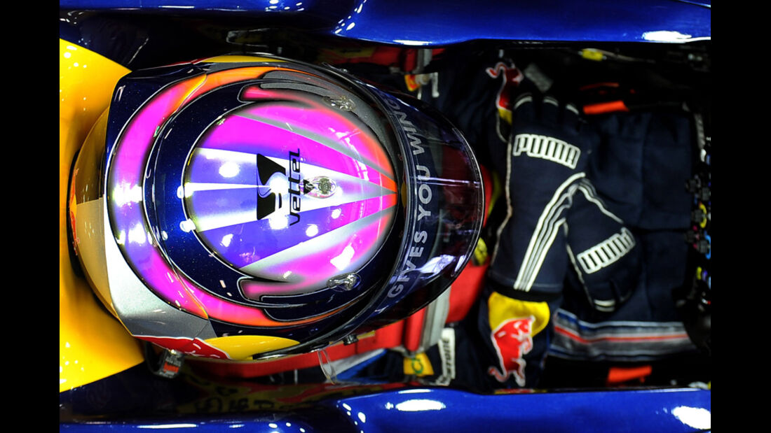 Vettel Helm Red Bull 2010