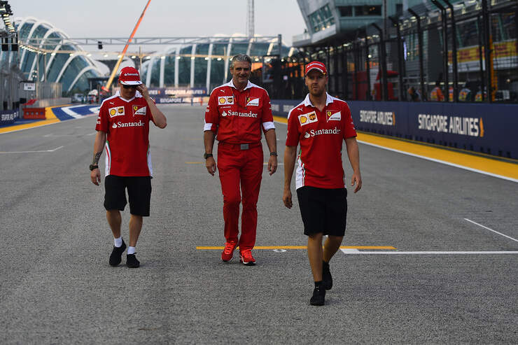 Vettel, Räikkönen & Arrivabene - Ferrari - Formel 1 - GP Singapur - 15. September 2016