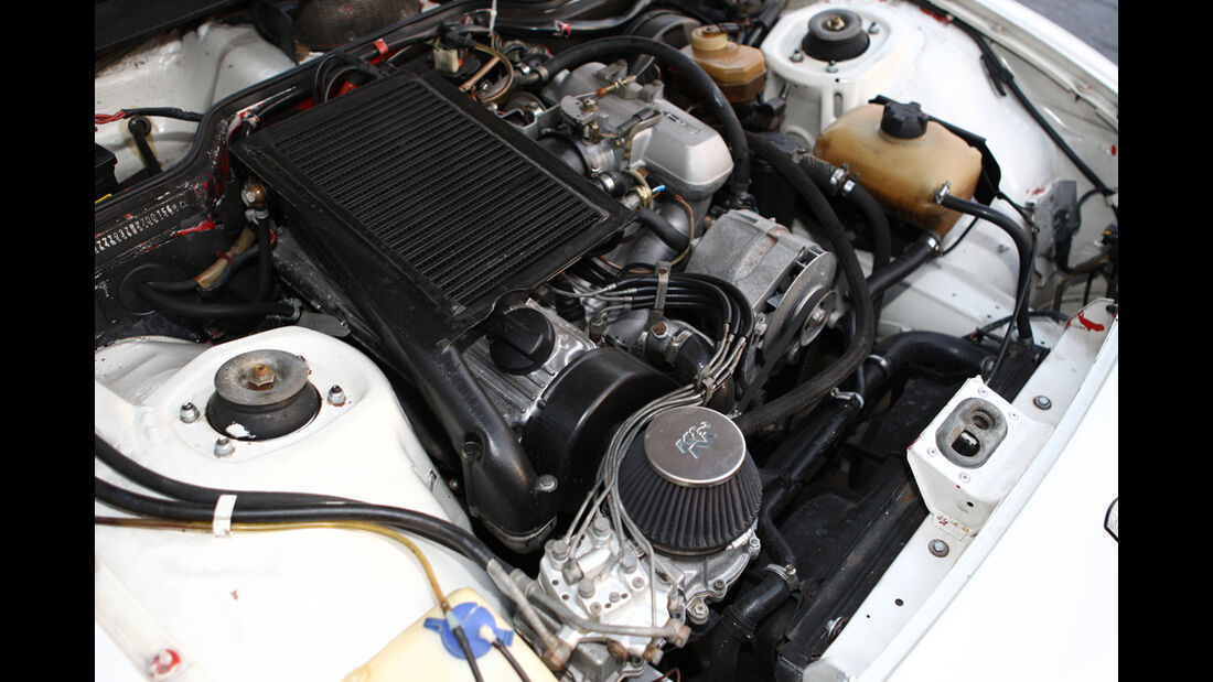 Vierzylinder Typ M31/50 mit KKK-Turbolader und 210 PS im Porsche Porsche 924 Carrera GT