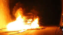 Vollbrand Fahrzeug und Batterie