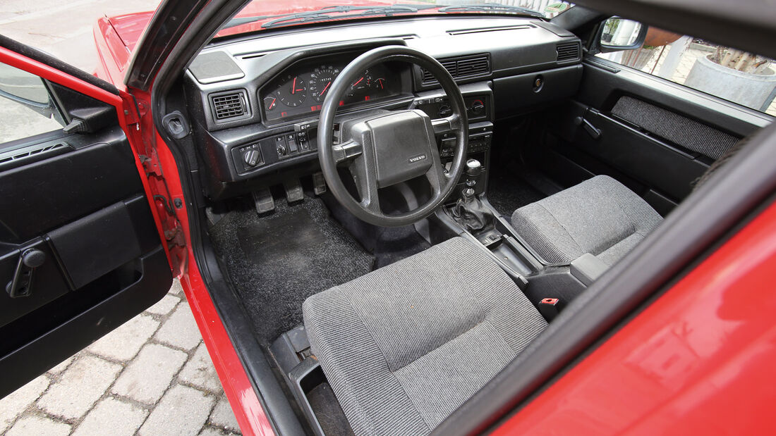 Volvo 740 Kombi, Cockpit, Lenkrad