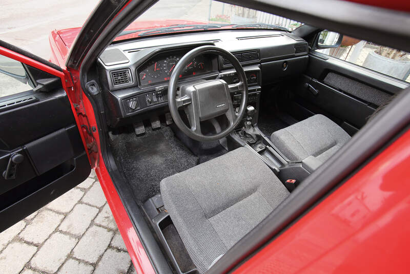 Volvo 740 Kombi, Cockpit, Lenkrad