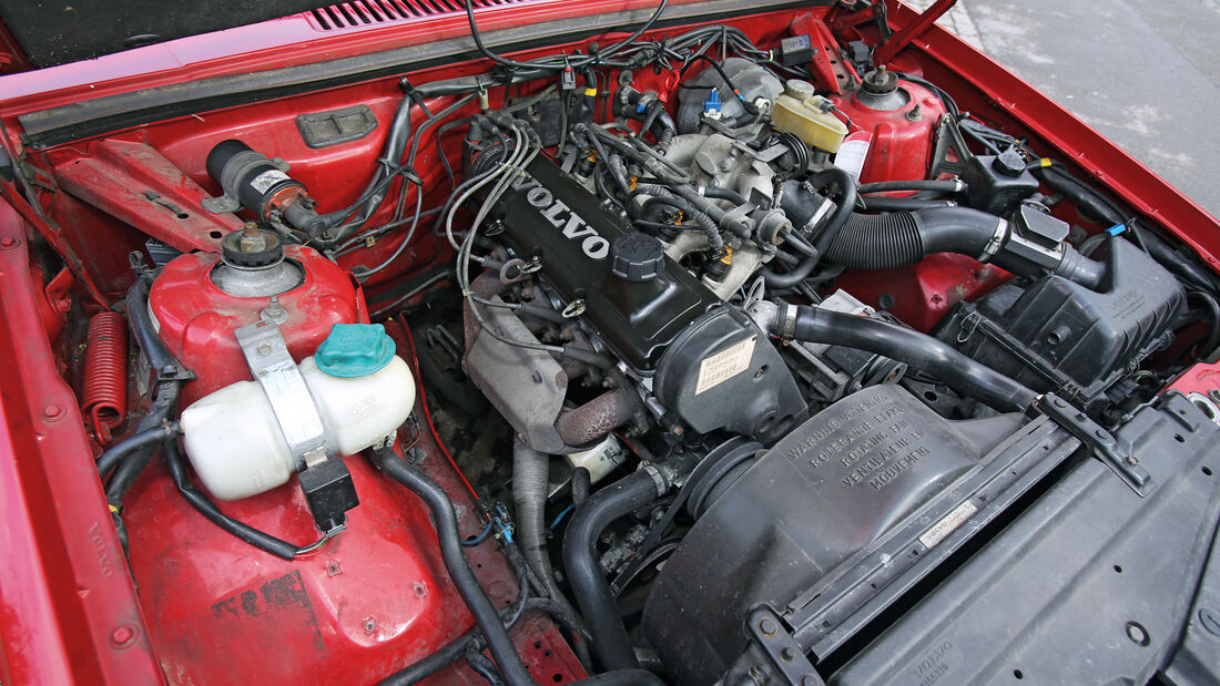 Volvo 740 Kombi, Motor