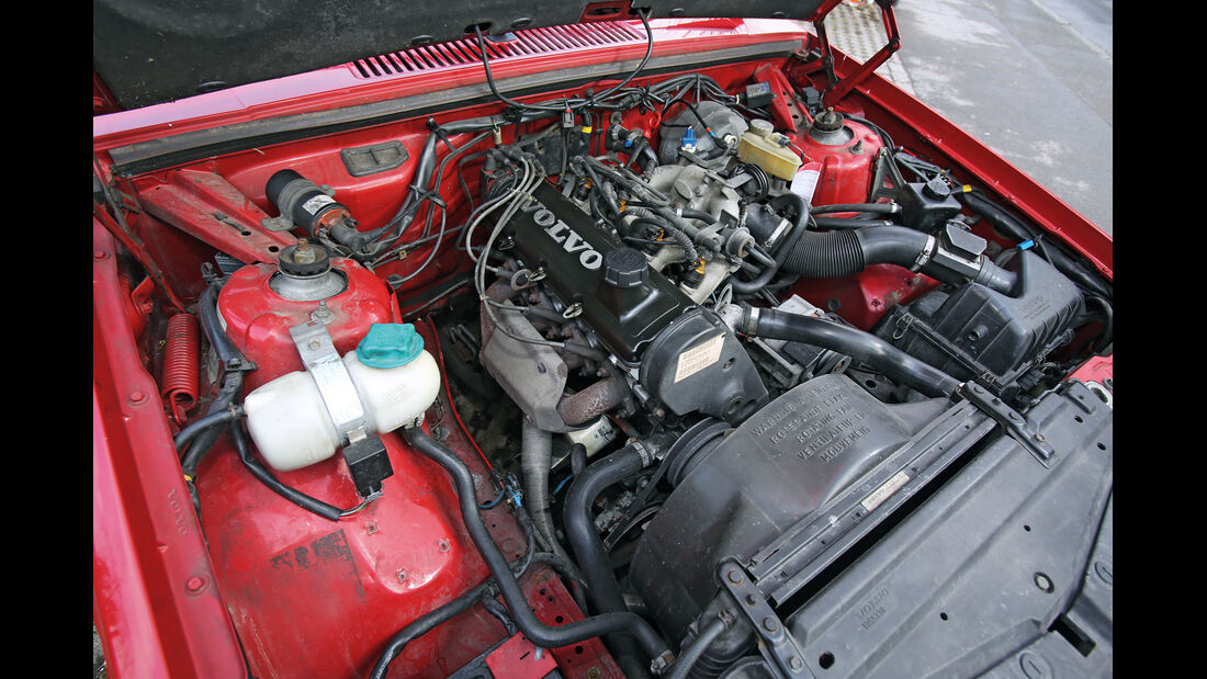 Volvo 740 Kombi, Motor