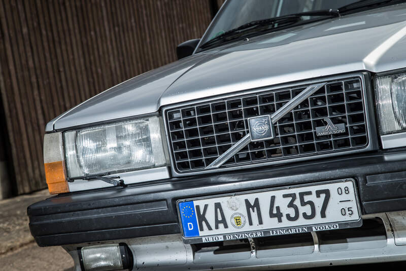 Volvo 740, Kühlergrill