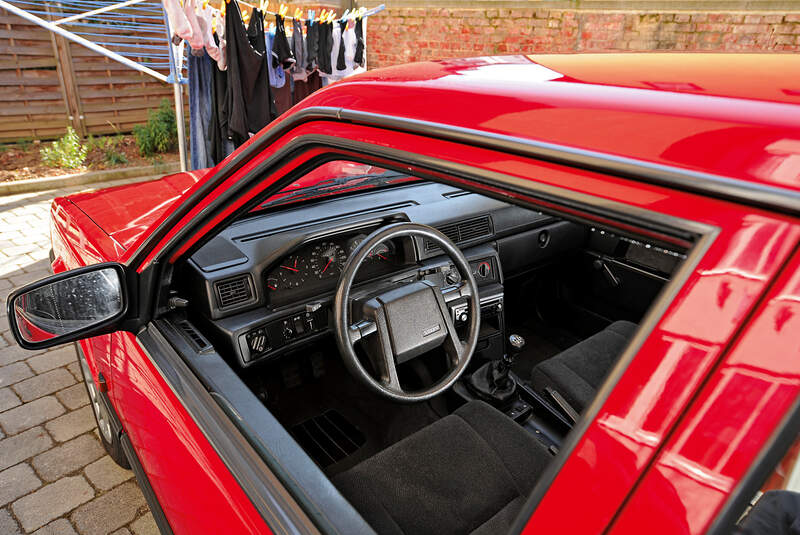 Volvo 940, Cockpit