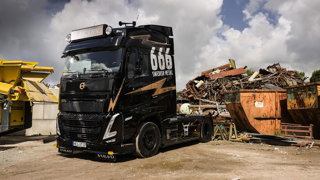 Volvo FH Electric Swedish Metal Edition Lkw Sondermodell