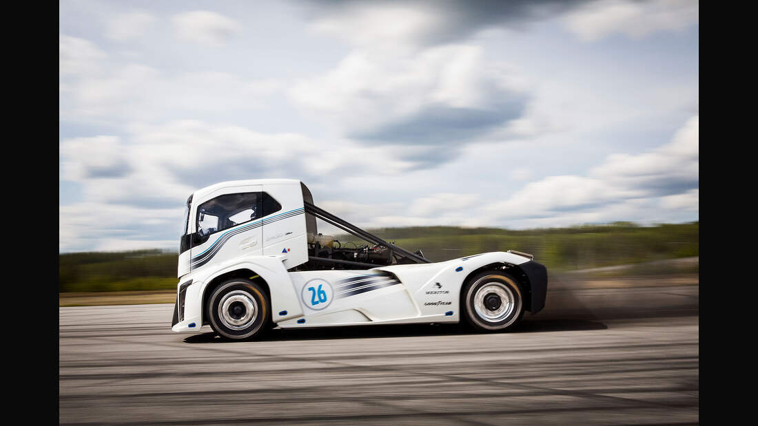 Volvo Iron Knight schnellster Truck der Welt mt 2.400 PS auto motor