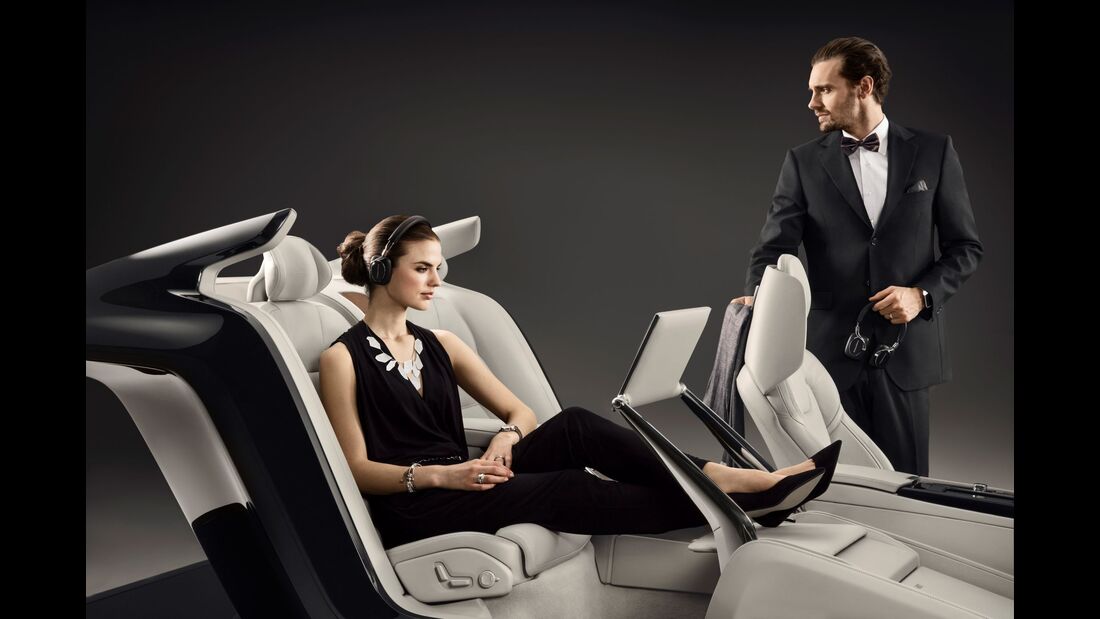 Volvo S90 Excellence Lounge Console