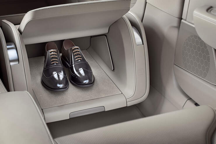 Volvo-S90-Excellence-fotoshowBig-ddffda3c-987189.jpg