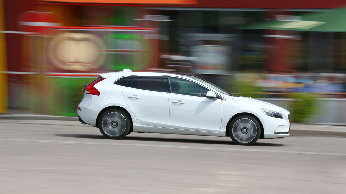 Volvo V40 D4 Summum, Seitenansicht