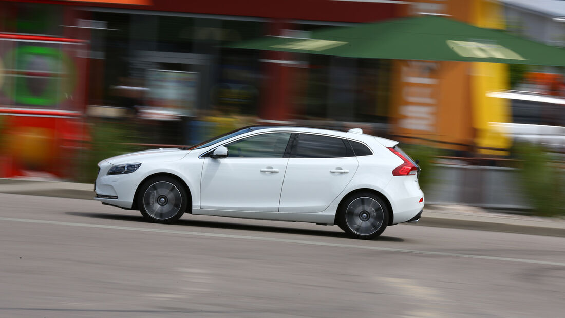 Volvo V40 D4 Summum, Seitenansicht